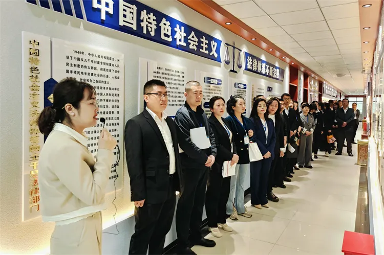 徽县组织新任科级领导干部参观县纪法教育基地.jpg